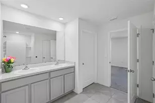 7530 Broad Pointe Dr, Zephyrhills, FL 33540 - Photo 25