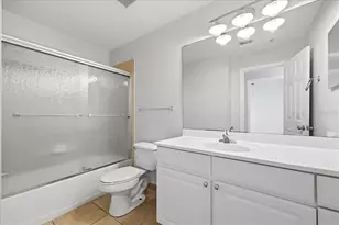 5202 Hampton Beach Pl, Tampa, FL 33609 - Photo 15