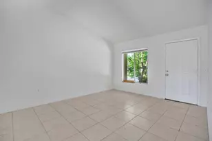 2827 Coral Reef Dr, Orlando, FL 32826 - Photo 5