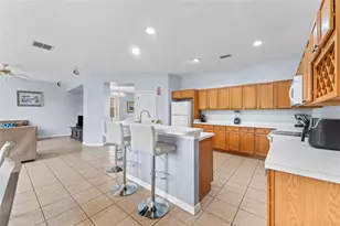 213 Willow View Dr, Davenport, FL 33896 - Photo 9
