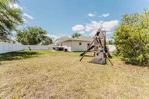 2043 Corner Tree Ct, Orlando, FL 32820 - Photo 33