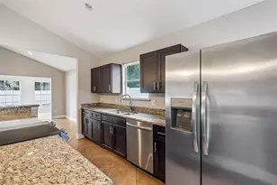 108 Edgewater Cir, Sanford, FL 32773 - Photo 9