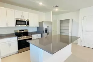 7333 Ivy Tendril Ave, Orlando, FL 32829 - Photo 9