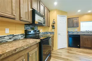 209 Ellsworth Dr, Kissimmee, FL 34758 - Photo 9