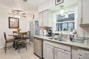 12532 Orangewood Ct, Tavares, FL 32778 - Photo 9