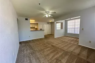 1610 Columbia Arms Cir, Kissimmee, FL 34741 - Photo 3