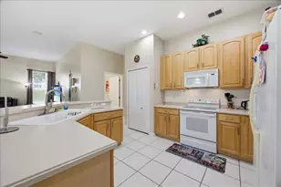 722 Brighton Dr, Davenport, FL 33897 - Photo 13