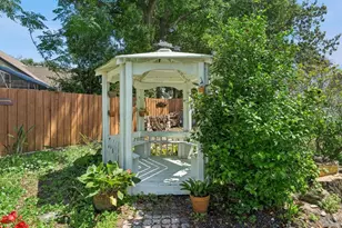 908 Almond Tree Cir, Orlando, FL 32835 - Photo 37