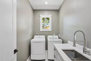 420 E 10th St, Apopka, FL 32703 - Photo 27