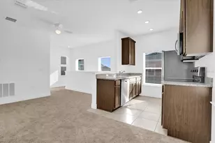 3008 Mirage Pl, Saint Cloud, FL 34771 - Photo 3