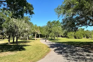 604 Limetree Dr, Oldsmar, FL 34677 - Photo 29