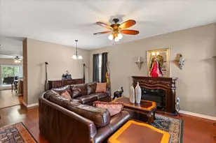 2721 Walden Woods Dr, Plant City, FL 33566 - Photo 3
