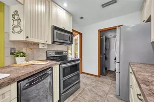 495 1st St, Geneva, FL 32732 - Photo 11