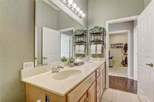 8314 Vintage Dr, Orlando, FL 32835 - Photo 27