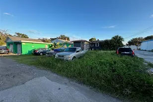 877 22nd Ave S, Saint Petersburg, FL 33705 - Photo 9