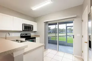 425 Wilton Cir, Sanford, FL 32773 - Photo 7
