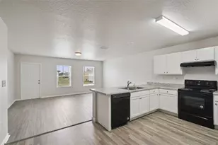 208 Gladiola Ct, Poinciana, FL 34759 - Photo 5