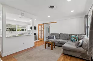 4526 Yardley Ave N, Saint Petersburg, FL 33713 - Photo 11