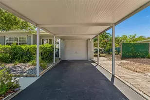 4526 Yardley Ave N, Saint Petersburg, FL 33713 - Photo 7
