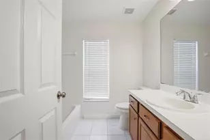 1353 Crimson Clover Ln, Wesley Chapel, FL 33543 - Photo 31