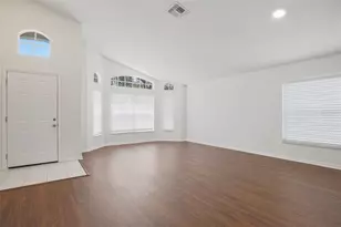 1353 Crimson Clover Ln, Wesley Chapel, FL 33543 - Photo 9