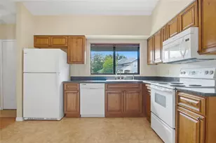 2246 W Firwood Dr, Deltona, FL 32725 - Photo 9
