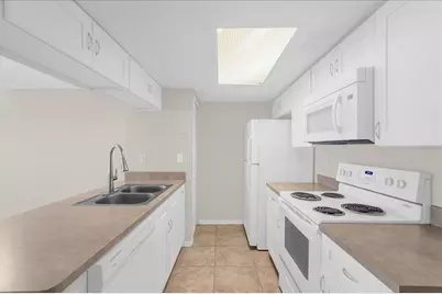 2731 N Poinciana Boulevard #107, Kissimmee, FL 34746 - Photo 11