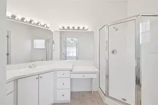823 Springwood Cir, Bradenton, FL 34212 - Photo 35