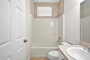 823 Springwood Cir, Bradenton, FL 34212 - Photo 37
