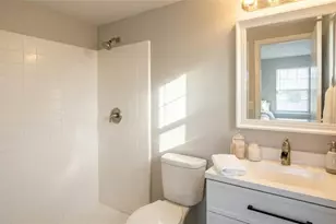 7616 Pacific Heights Cir, Orlando, FL 32835 - Photo 17