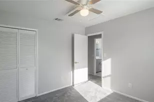 7616 Pacific Heights Cir, Orlando, FL 32835 - Photo 19