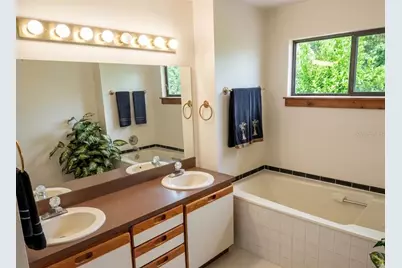 2070 S Courtenay Parkway, Merritt Island, FL 32952 - Photo 7