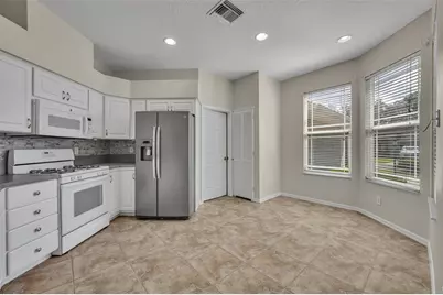21630 Regency Park Ln, Leesburg, FL 34748 - Photo 13