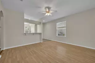 21630 Regency Park Ln, Leesburg, FL 34748 - Photo 11