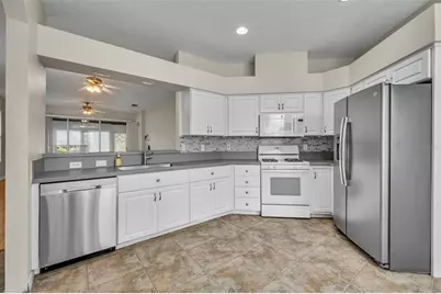21630 Regency Park Ln, Leesburg, FL 34748 - Photo 13