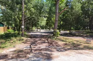 177 Gladys Ave, Inglis, FL 34449 - Photo 1
