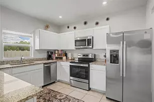 313 Fiddlewood Ct, Davenport, FL 33837 - Photo 11