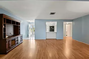 606 La Jolla Ave, Sun City Center, FL 33573 - Photo 7
