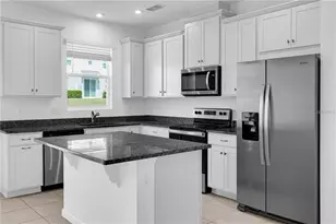 1104 Lakeshore Breeze Pl, Kissimmee, FL 34747 - Photo 9