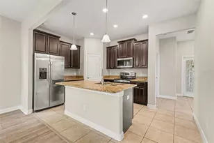28522 E Pleasant Bay Loop, Wesley Chapel, FL 33543 - Photo 11