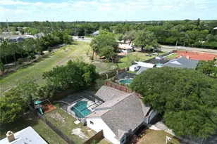 4649 Creekview Ln, Oviedo, FL 32765 - Photo 9