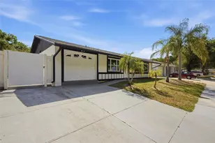 1065 Foxwood Dr, Lutz, FL 33549 - Photo 3
