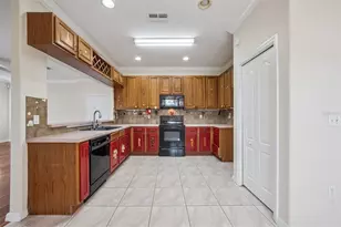106 Castleford Way, Kissimmee, FL 34758 - Photo 9