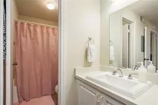 4107 Chatham Oak Ct, Tampa, FL 33624 - Photo 11