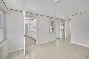 2331 W Oak St, Kissimmee, FL 34741 - Photo 9