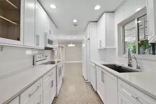 2331 W Oak St, Kissimmee, FL 34741 - Photo 5