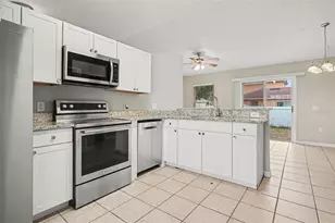 526 N Finch Ct, Kissimmee, FL 34759 - Photo 7