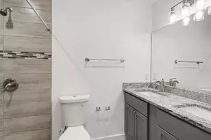 810 21st St E, Bradenton, FL 34208 - Photo 15