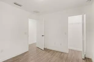 810 21st St E, Bradenton, FL 34208 - Photo 13