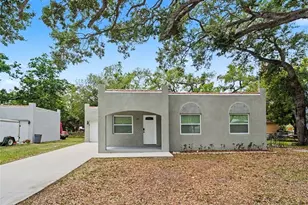 810 21st St E, Bradenton, FL 34208 - Photo 3